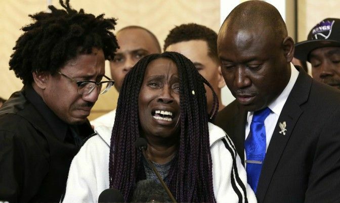  They’ve wrapped their reprimand in the shroud of, “Don’t speak ill of the dead.” They do not see how their approach speaks volumes about them. Black men who refuse to give Black women space to feel angry about Stephon Clark’s misogyny show that the only justice that matters to them is the kind they benefit from. They reduce Black women to emotional mules who should cry for them as we ignore our own pain. They ask us for solidarity without a single thought to how they could stand beside us too. A tearful Sequita Thompson, center, discusses the shooting of her grandson, Stephon Clark, during a news conference. (Rich Pedroncelli / Associated Press)